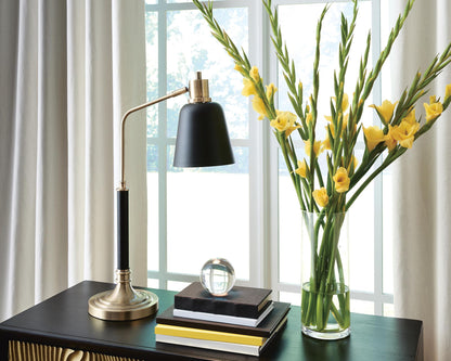 Clairwell - Metal Lamp