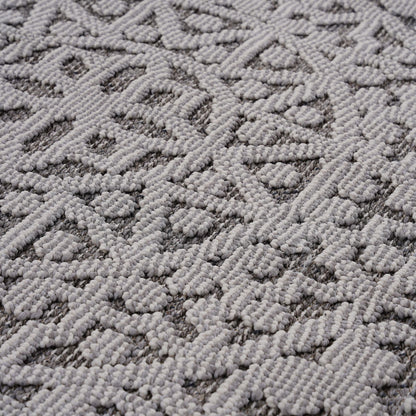 Guros - 6' X 9' Medallion Indoor / Outdoor Area Rug - Gray / White