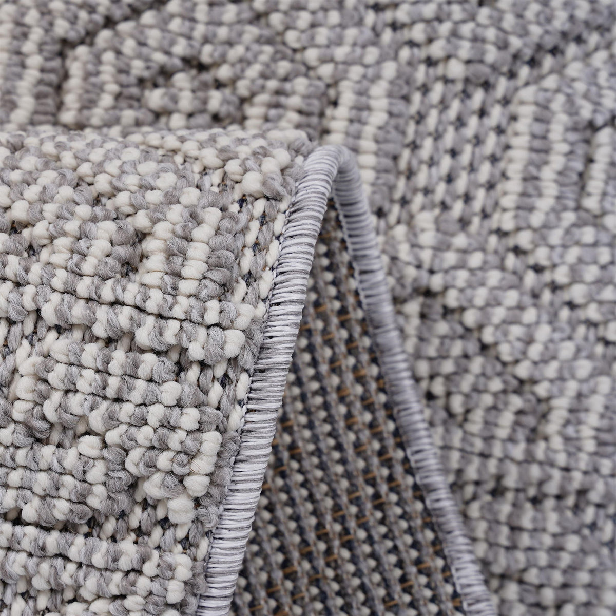 Guros - 8' X 10' Geometric Indoor / Outdoor Area Rug - White