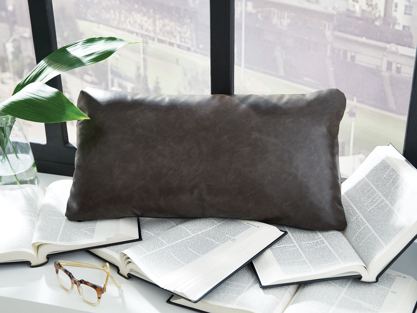 Danvale - Pillow